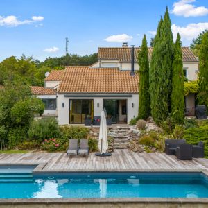 ÉLÉGANCE ET CONFORT DANS QUARTIER PRISÉ DE BEAUNE