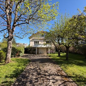 BEAUNE - RARE  - QUARTIER AIGUE