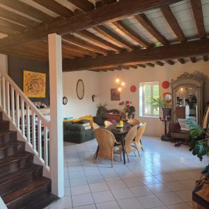 Maison atypique et charmante à Saint Loup Géanges