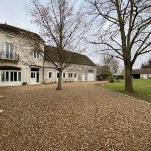 PROPRIÉTÉ DE CHARME RÉNOVÉE AVEC ÉLÉGANCE