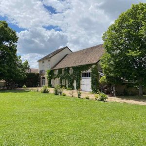 PROPRIÉTÉ DE CHARME RÉNOVÉE AVEC ÉLÉGANCE