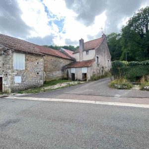 JOLI VILLAGE DE DETAIN & BRUANT