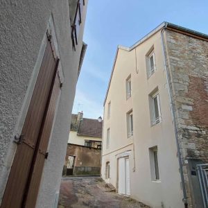 VILLAGE VITICOLE PROCHE DE BEAUNE