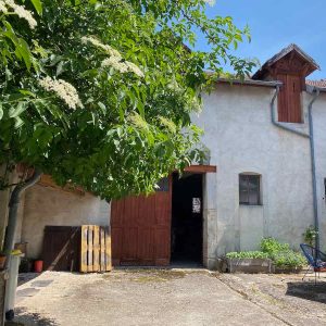 MEURSAULT  AU CENTRE DU VILLAGE