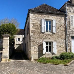 MEURSAULT // BATIMENT DE DEUX LOGEMENTS ET GARAGE