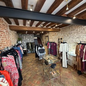 BEAUNE: Fonds de commerce - rue piétonne