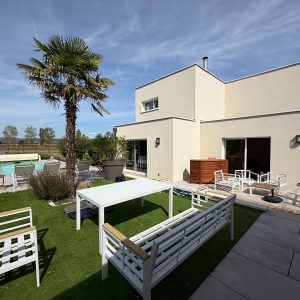 PROCHE MEURSAULT VASTE VILLA CONTEMPORAINE
